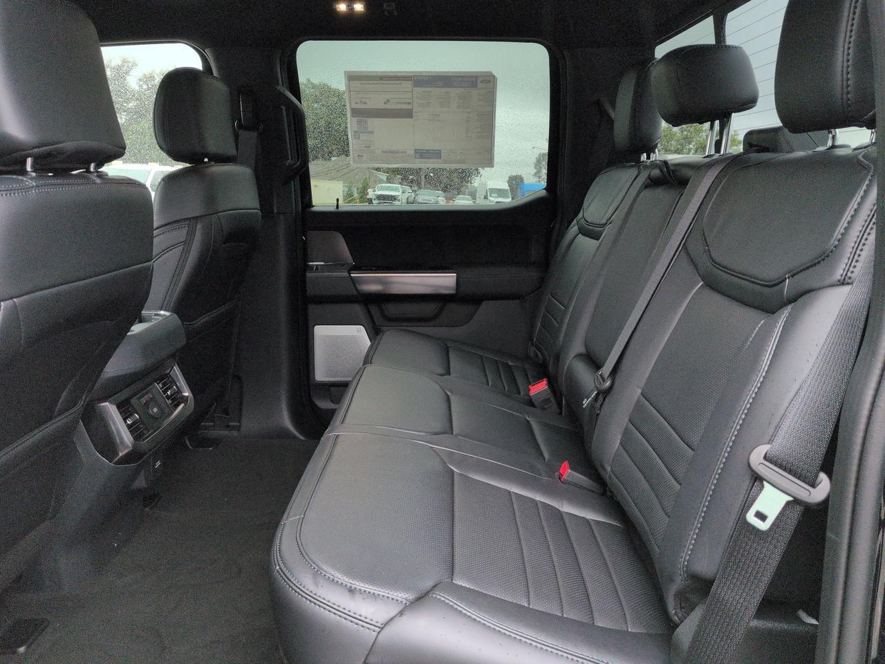 2027 Ford Super Duty F-350 SRW Platinum Appleton WI