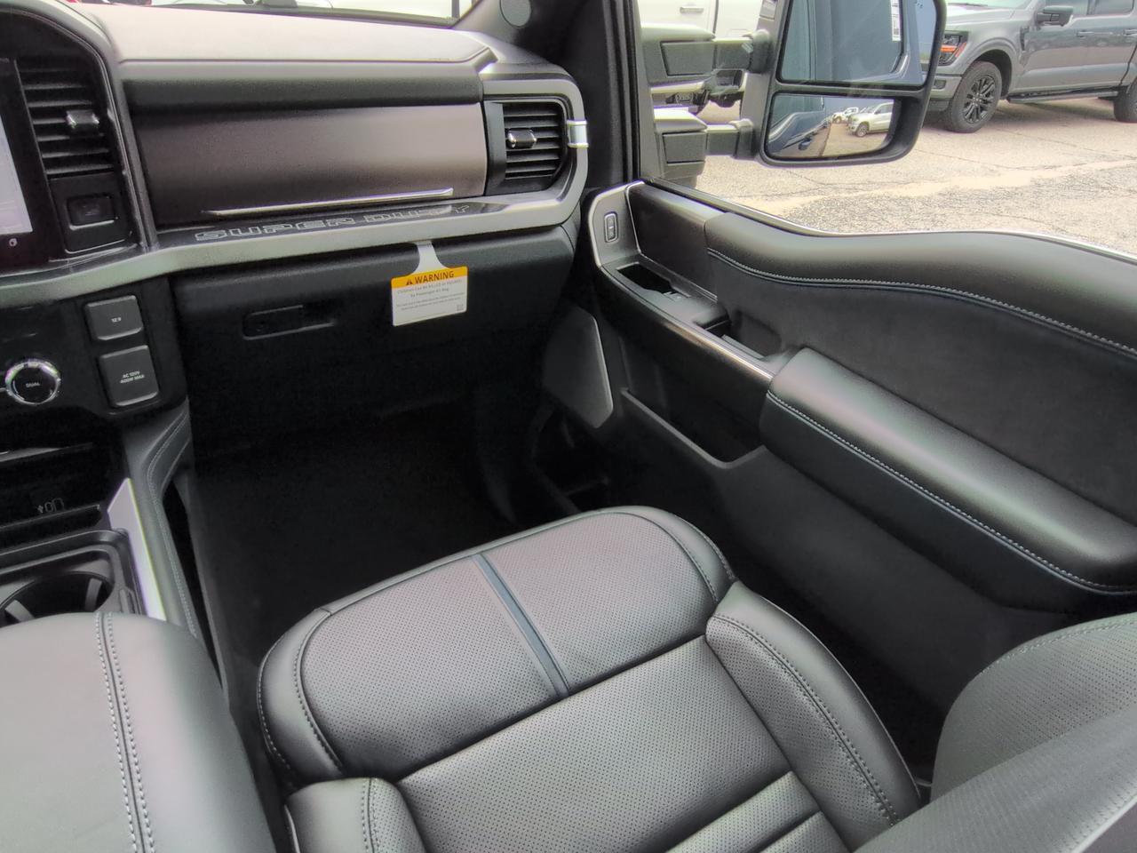 2027 Ford Super Duty F-350 SRW Platinum Appleton WI