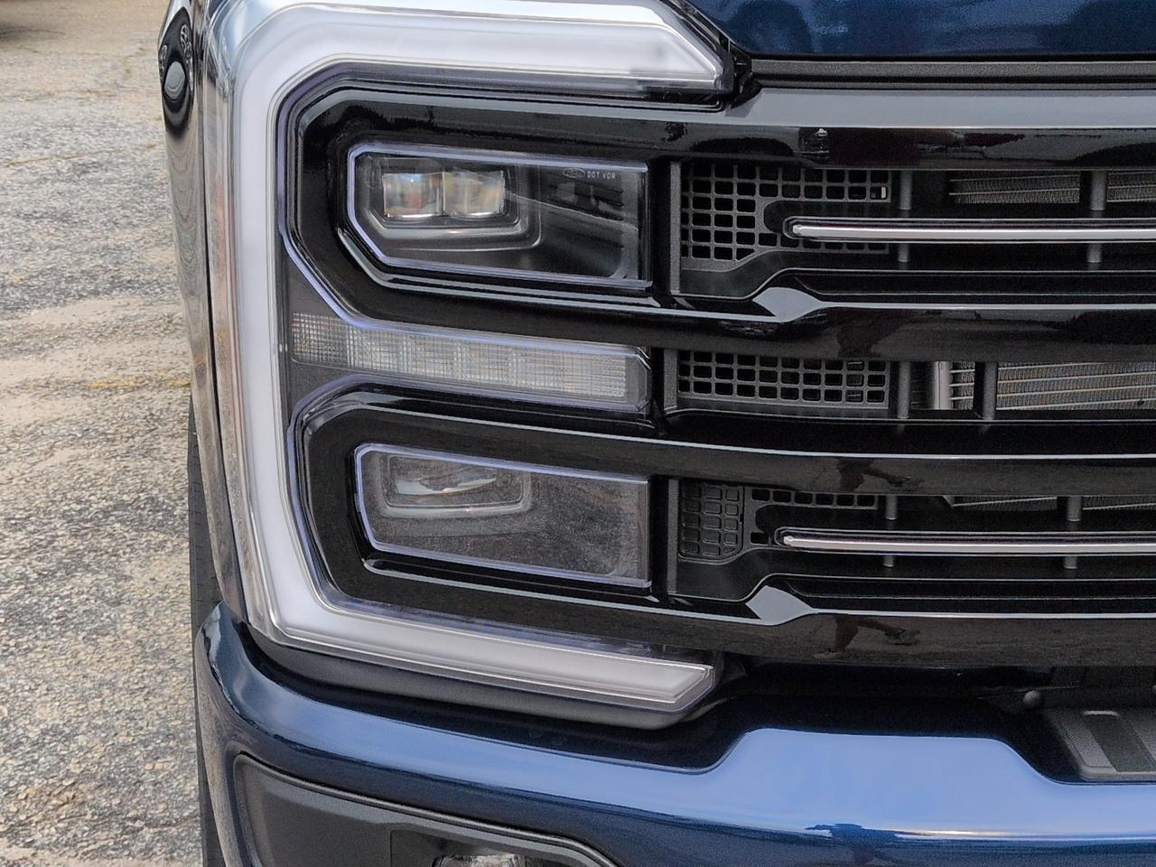 2027 Ford Super Duty F-350 SRW Platinum Appleton WI