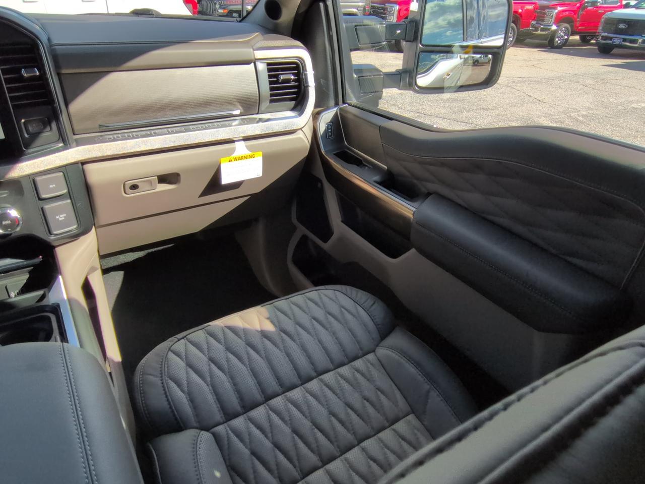 2027 Ford Super Duty F-350 SRW Platinum Plus Appleton WI