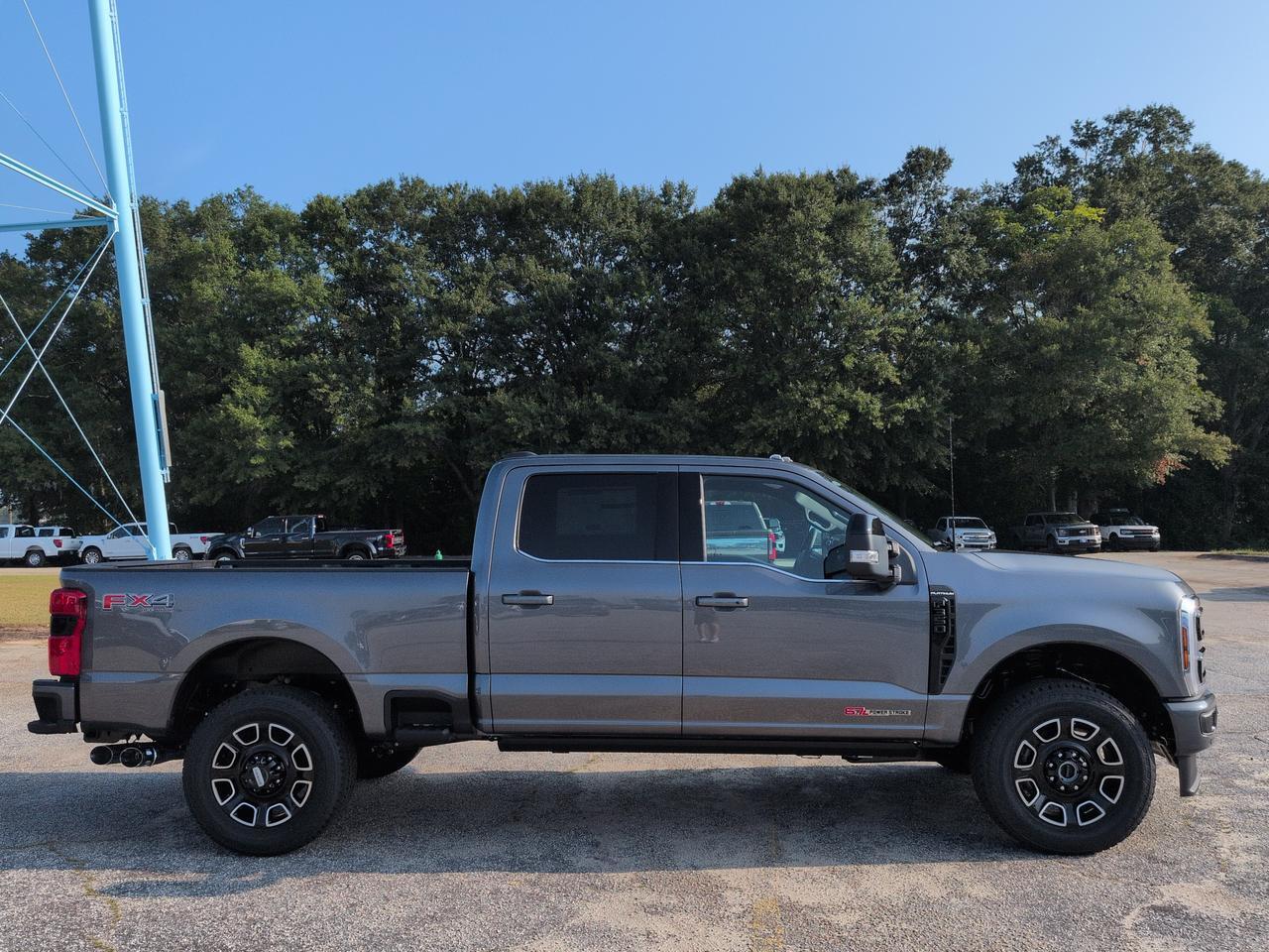 2027 Ford Super Duty F-350 SRW Platinum