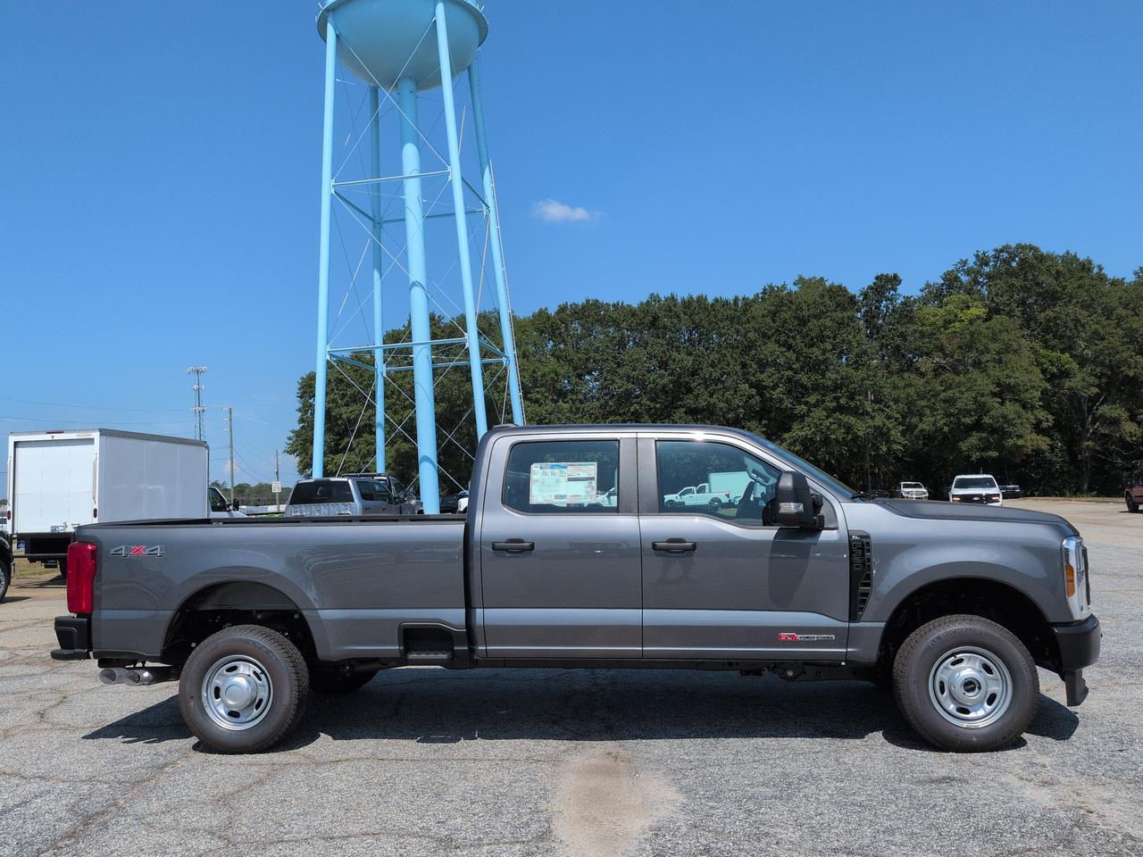 2027 Ford Super Duty F-350 SRW XL