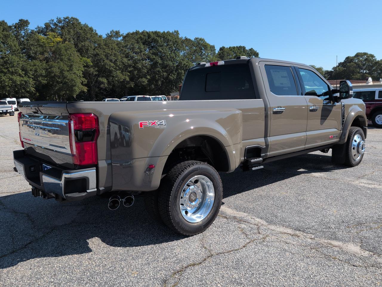 2027 Ford Super Duty F-450 DRW King Ranch Winder GA