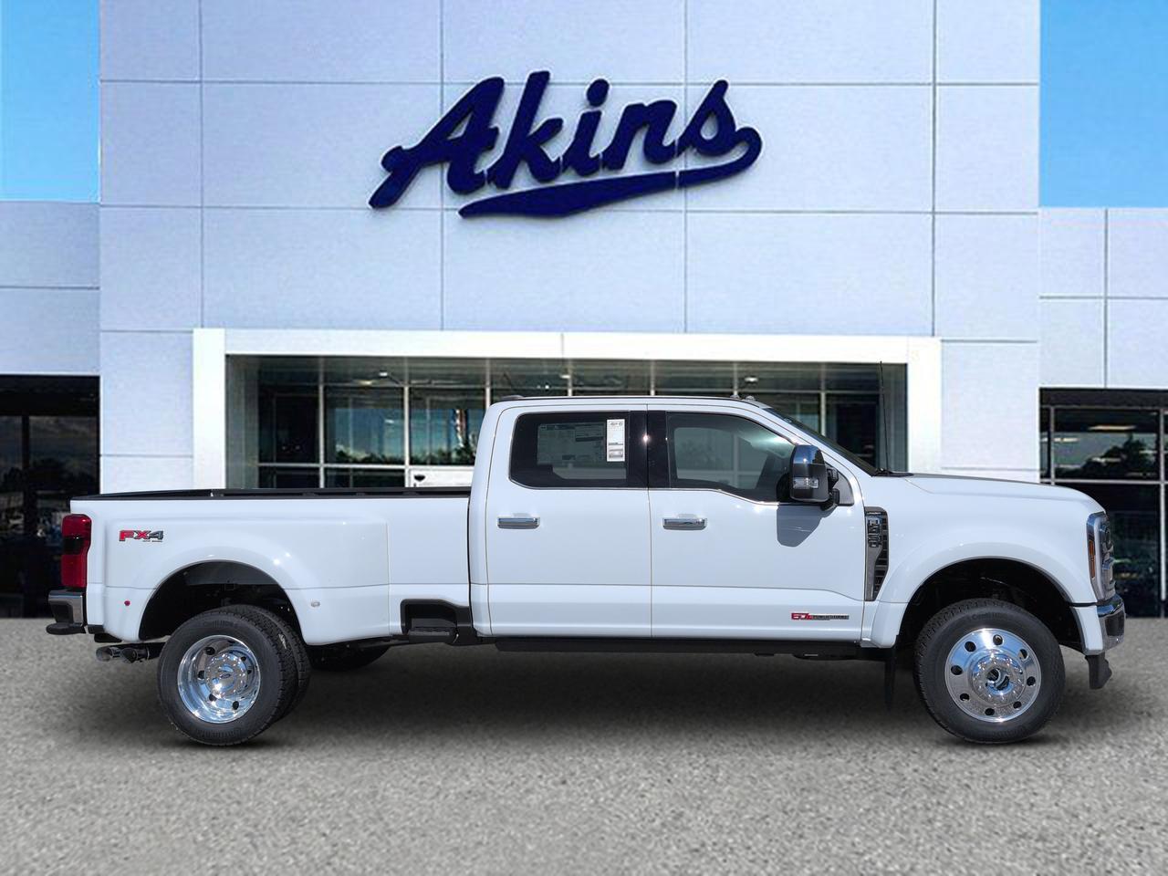 2027 Ford Super Duty F-450 DRW LARIAT