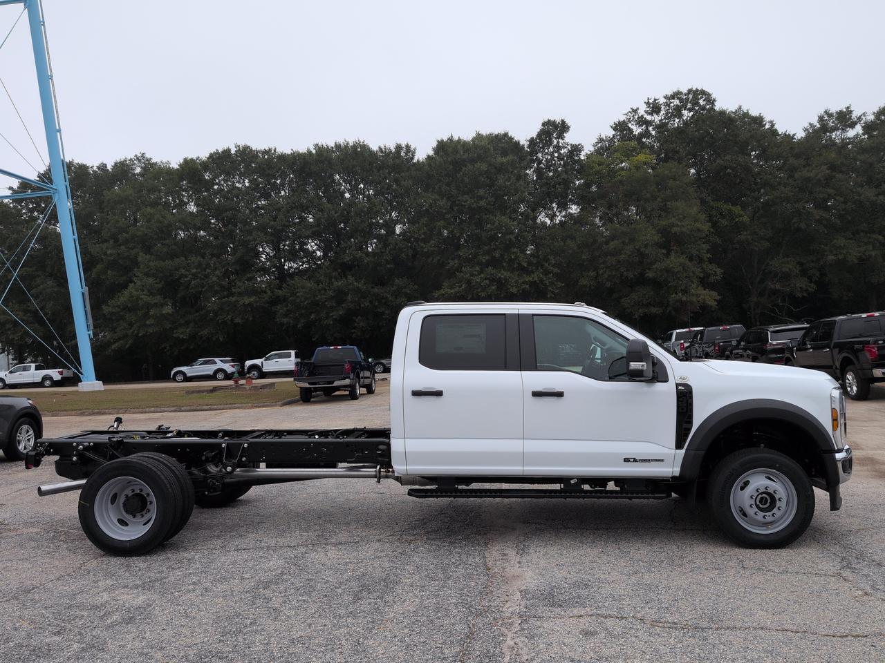 2027 Ford Super Duty F-450 DRW XL