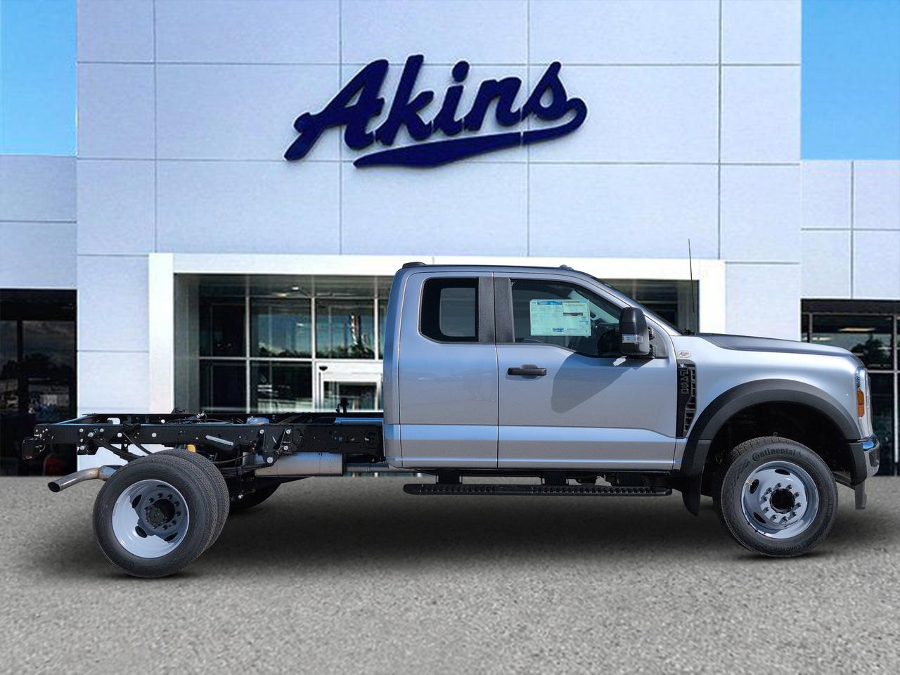 2027 Ford Super Duty F-450 DRW XL