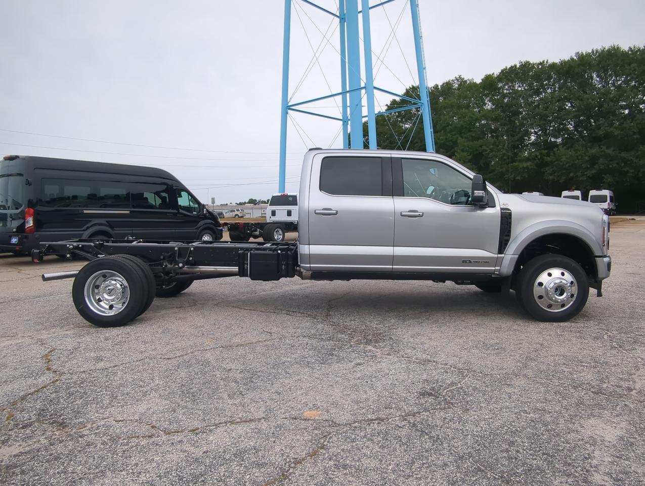 2027 Ford Super Duty F-550 DRW Base