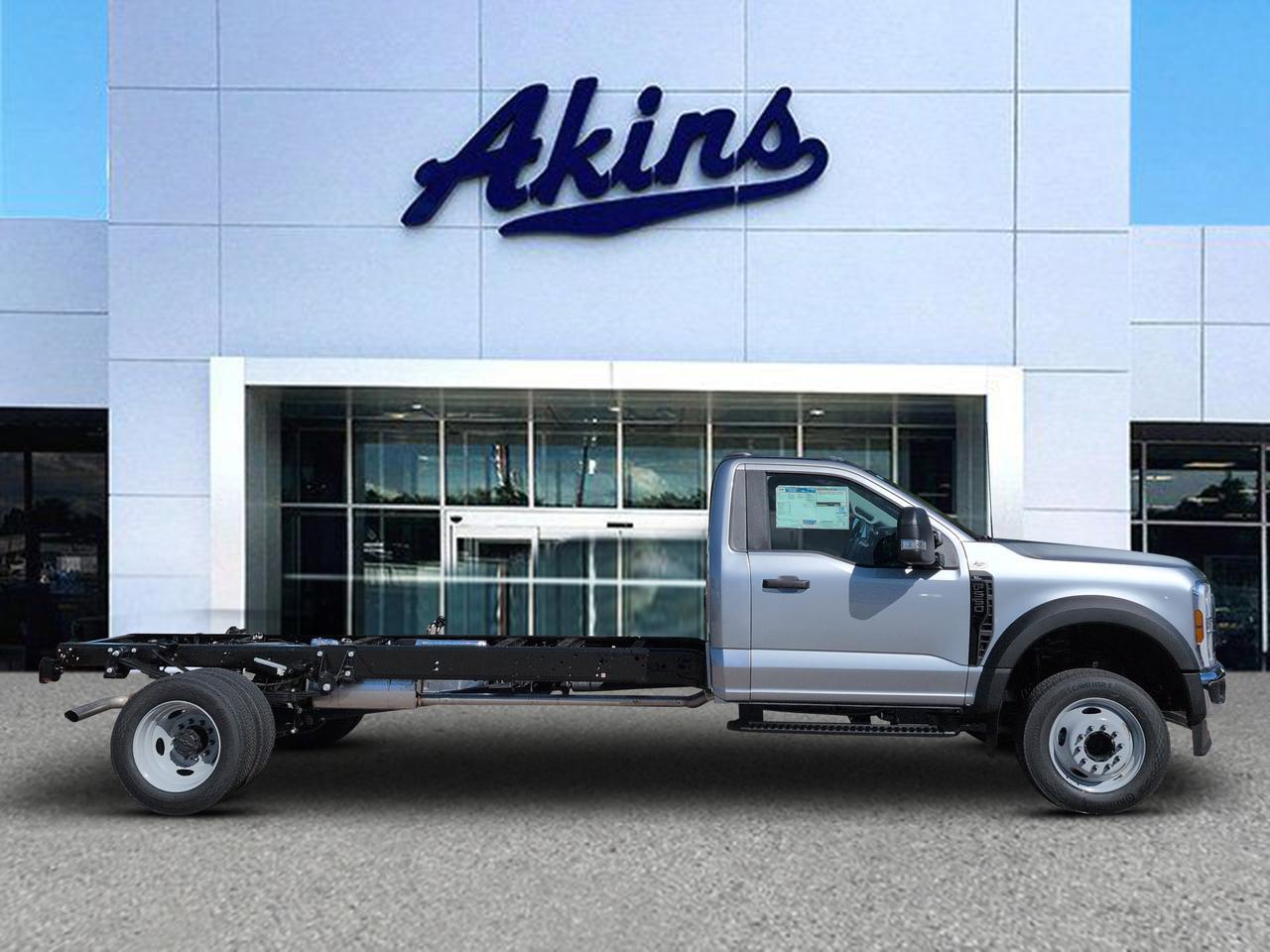 2027 Ford Super Duty F-550 DRW XL