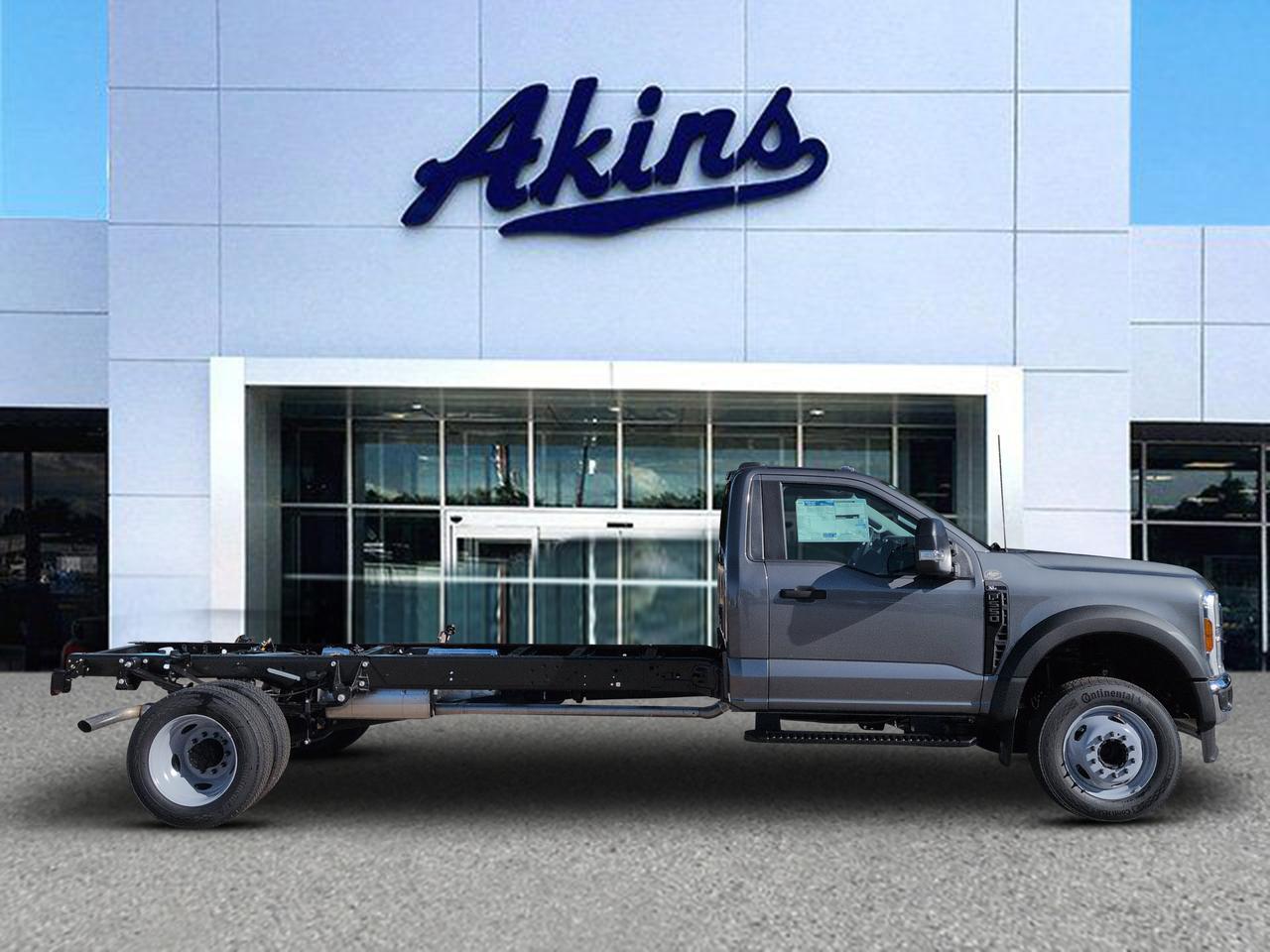 2027 Ford Super Duty F-550 DRW XL