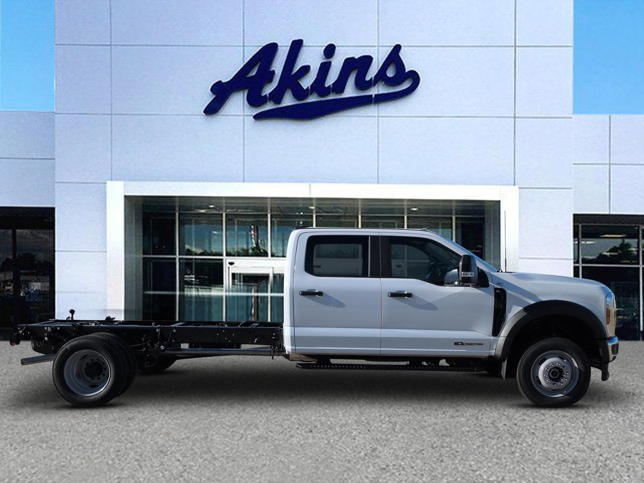 2027 Ford Super Duty F-550 DRW XL