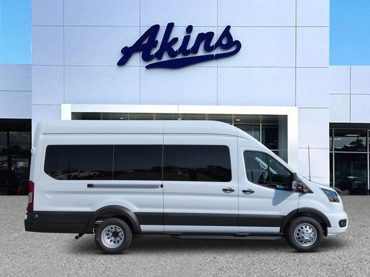 2027 Ford Transit Passenger Wagon XLT