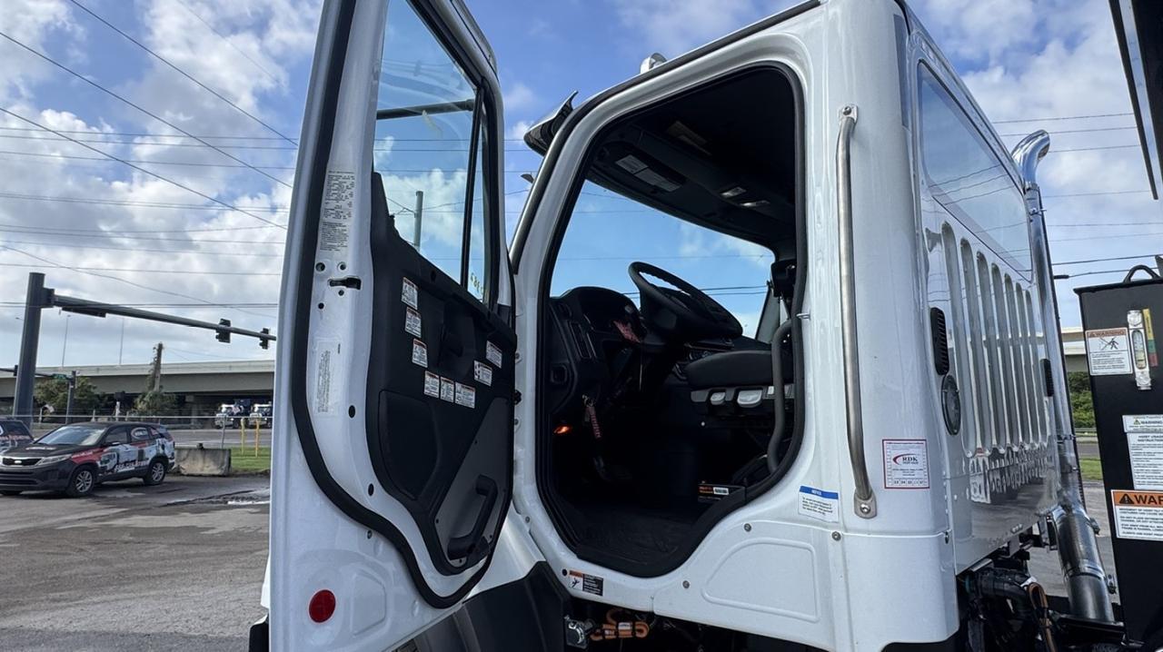 2027 Freightliner 114SD 60,000 lb Pac-Mac Roll Off Truck Tampa FL