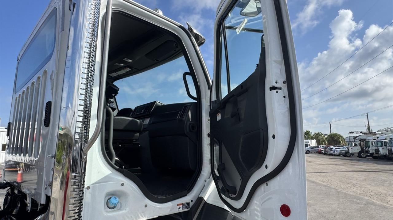 2027 Freightliner 114SD 60,000 lb Pac-Mac Roll Off Truck Tampa FL