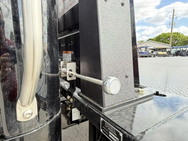 2027 Freightliner M2 106 22' Jerr-Dan Rollback Car Carrier Truck Miami FL