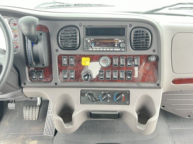 2027 Freightliner M2 Extended Cab 22' Jerr-Dan Rollback Car Carrier Truck Miami FL