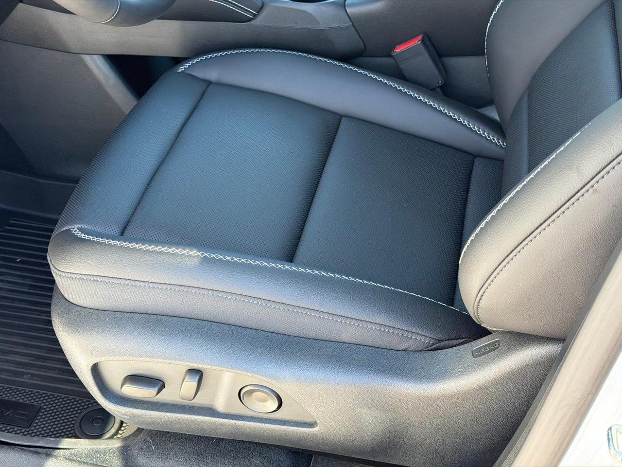 2027 GMC Terrain AWD Denali Hagerstown MD