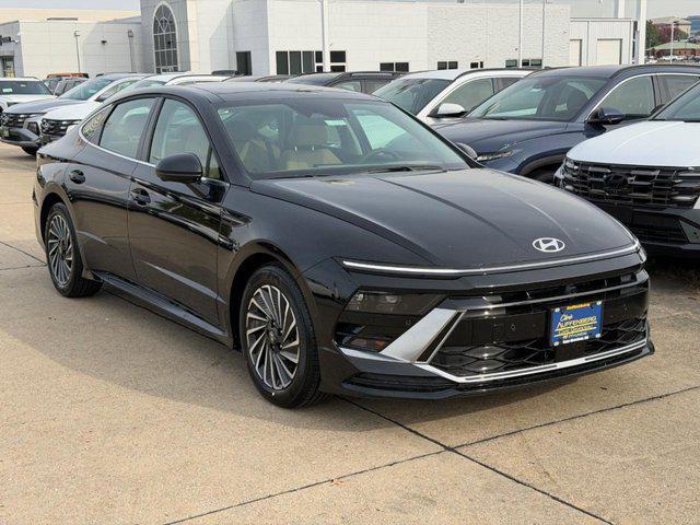 2027 Hyundai Sonata Hybrid Limited