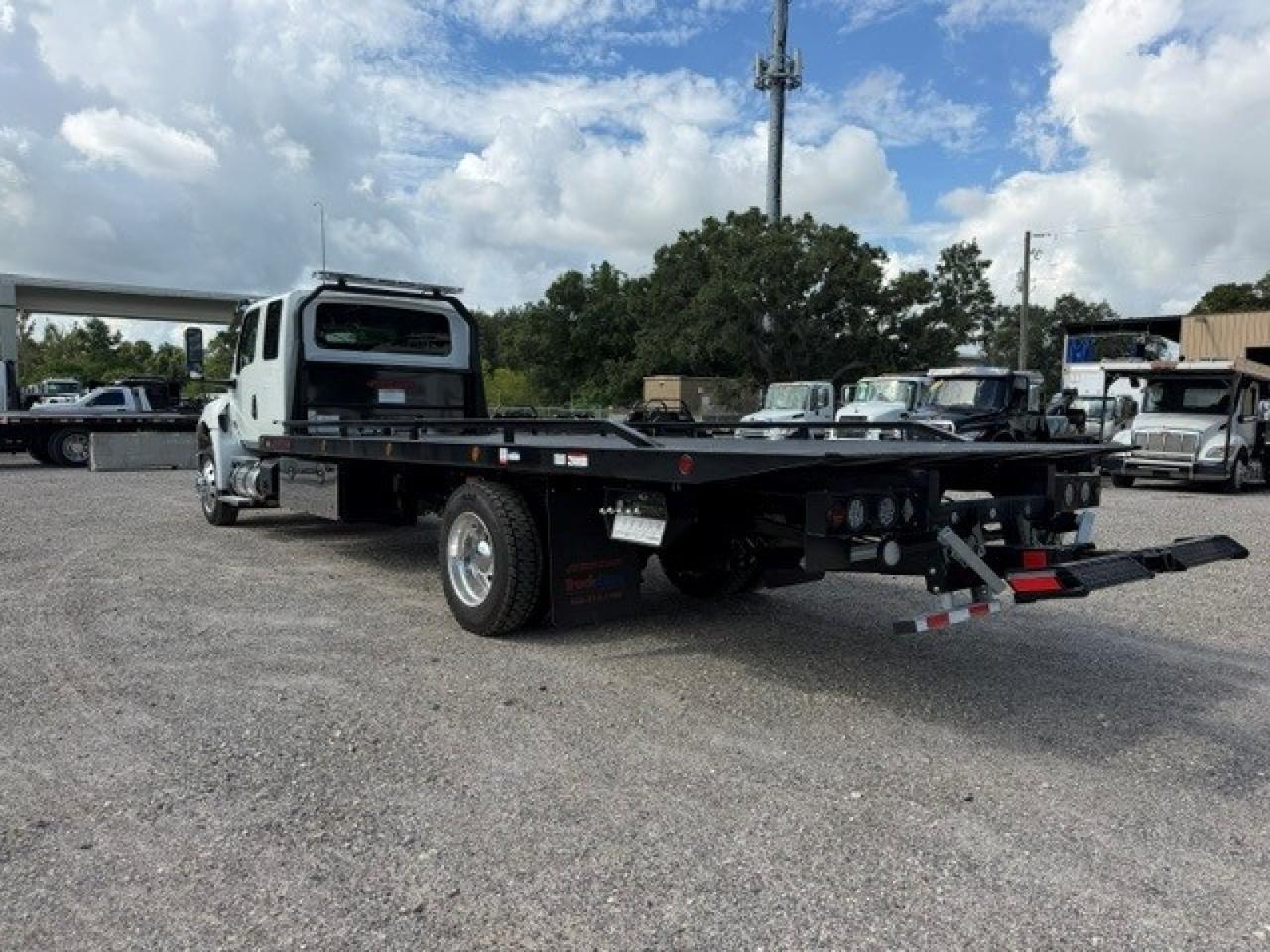 2027 International MV607 Jerr-Dan 22' XLP Rollback Car Carrier Truck
