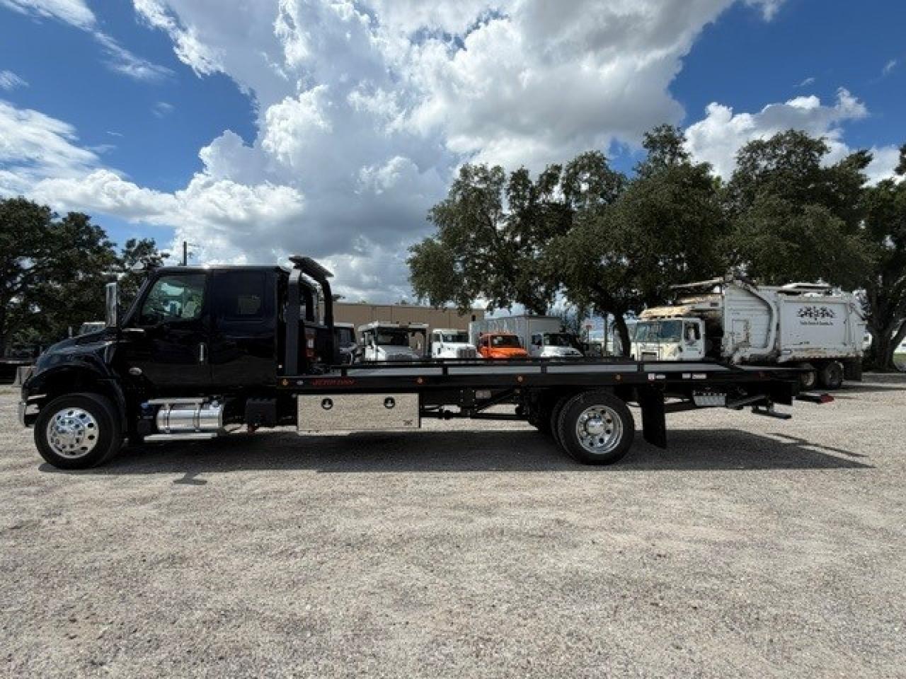 2027 International MV607 Jerr-Dan 22' XLP Rollback Car Carrier Truck