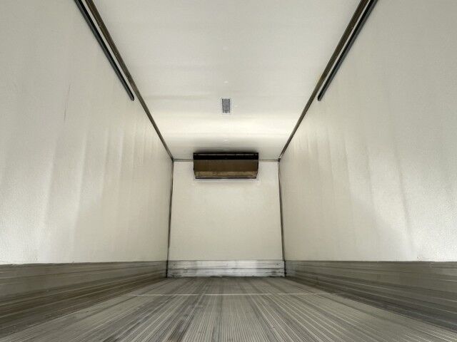 2027 Isuzu NRR 20' Refrigerated Truck with 2,200 lbs. Lift Gate Homestead FL