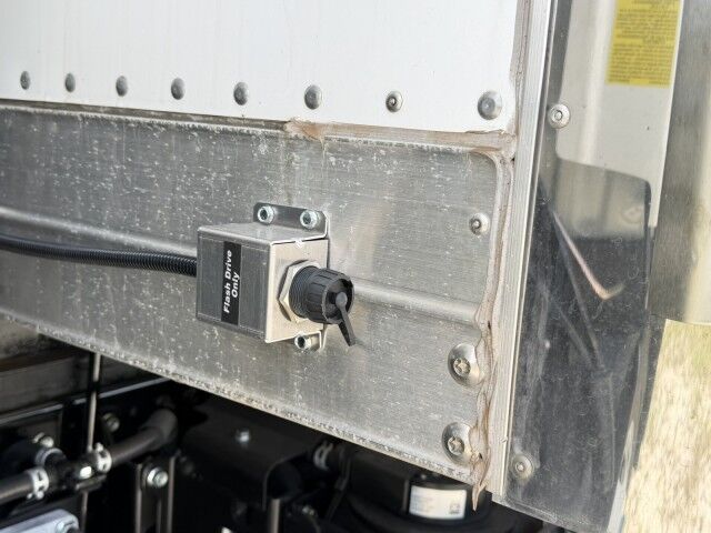 2027 Isuzu NRR DSL 20' Refrigerated Truck Homestead FL