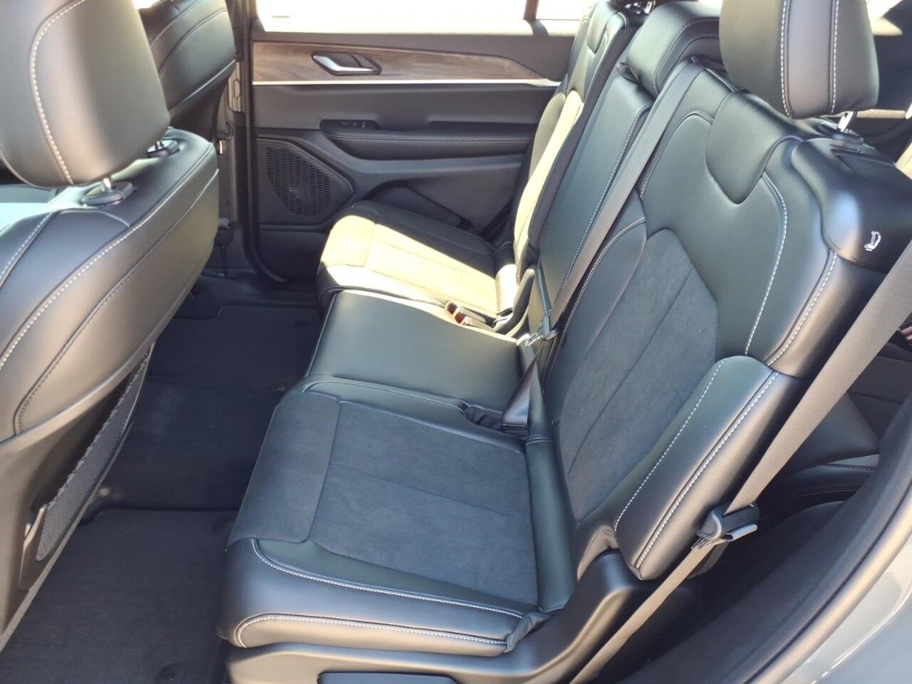 2027 Jeep Grand Cherokee L Laredo Altitude Uvalde TX