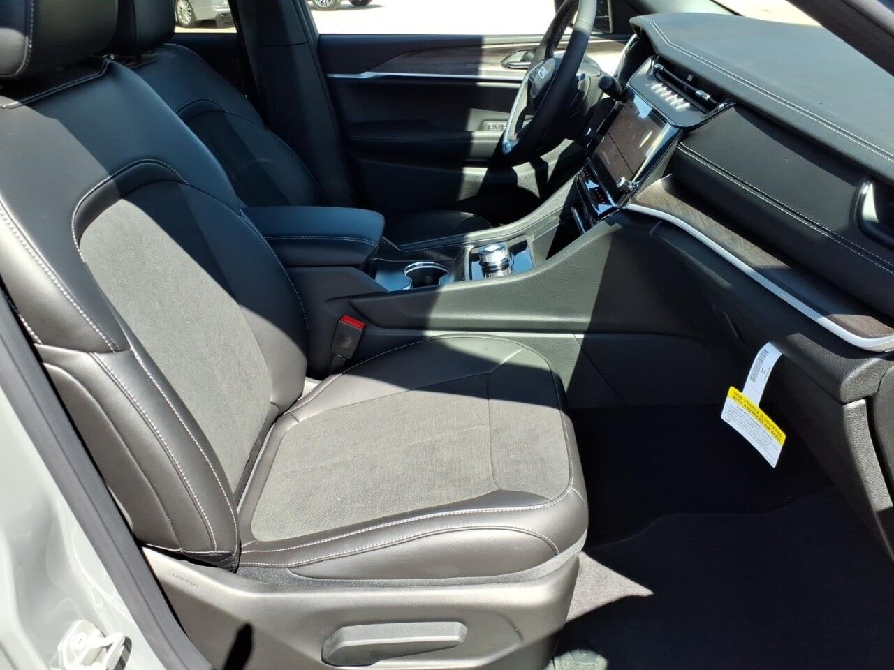 2027 Jeep Grand Cherokee L Laredo Altitude Uvalde TX