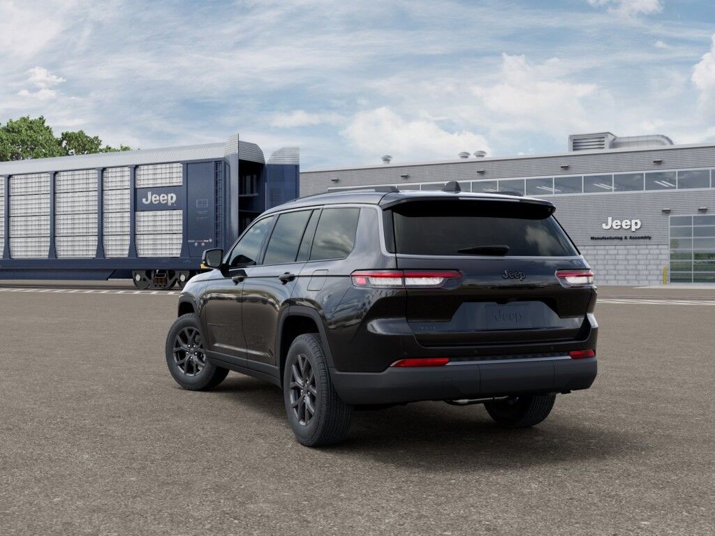 2027 Jeep Grand Cherokee L Laredo Altitude