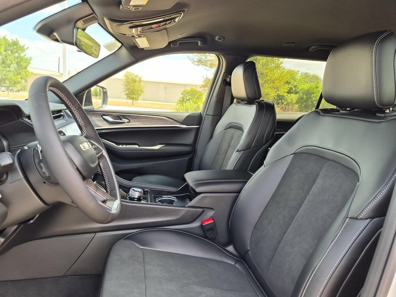 2027 Jeep Grand Cherokee L Laredo Altitude Castroville TX