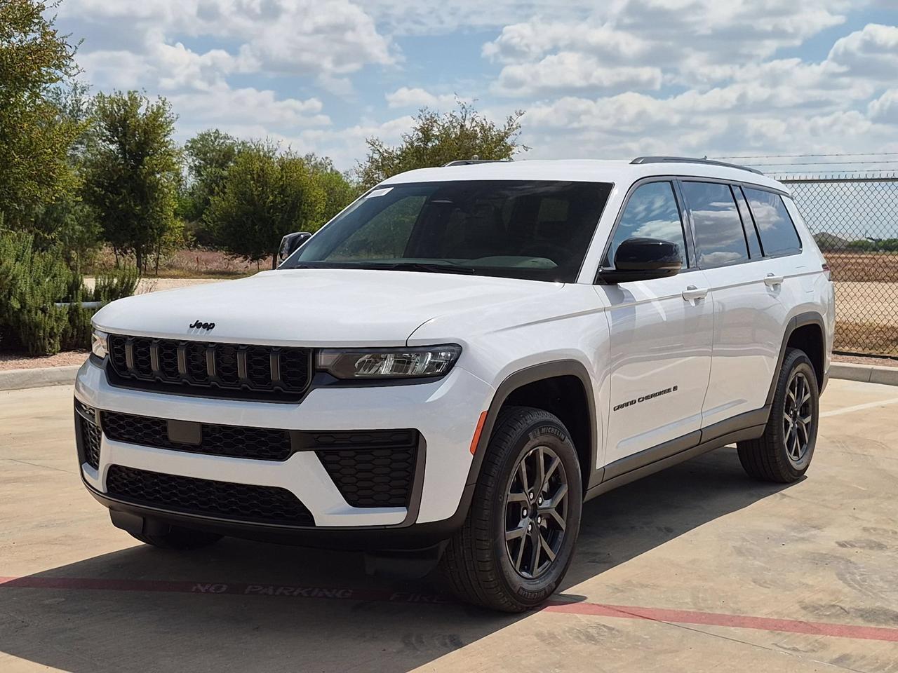 2027 Jeep Grand Cherokee L Laredo Altitude Castroville TX