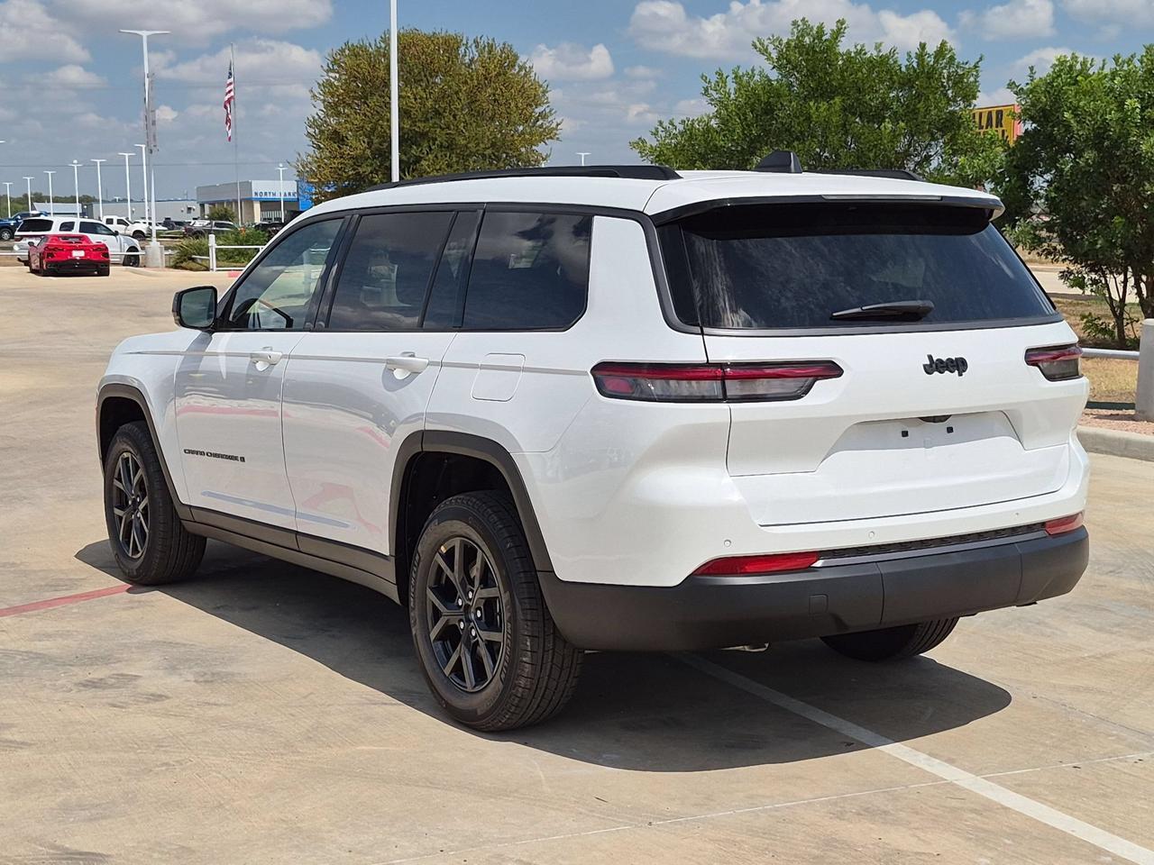 2027 Jeep Grand Cherokee L Laredo Altitude Castroville TX