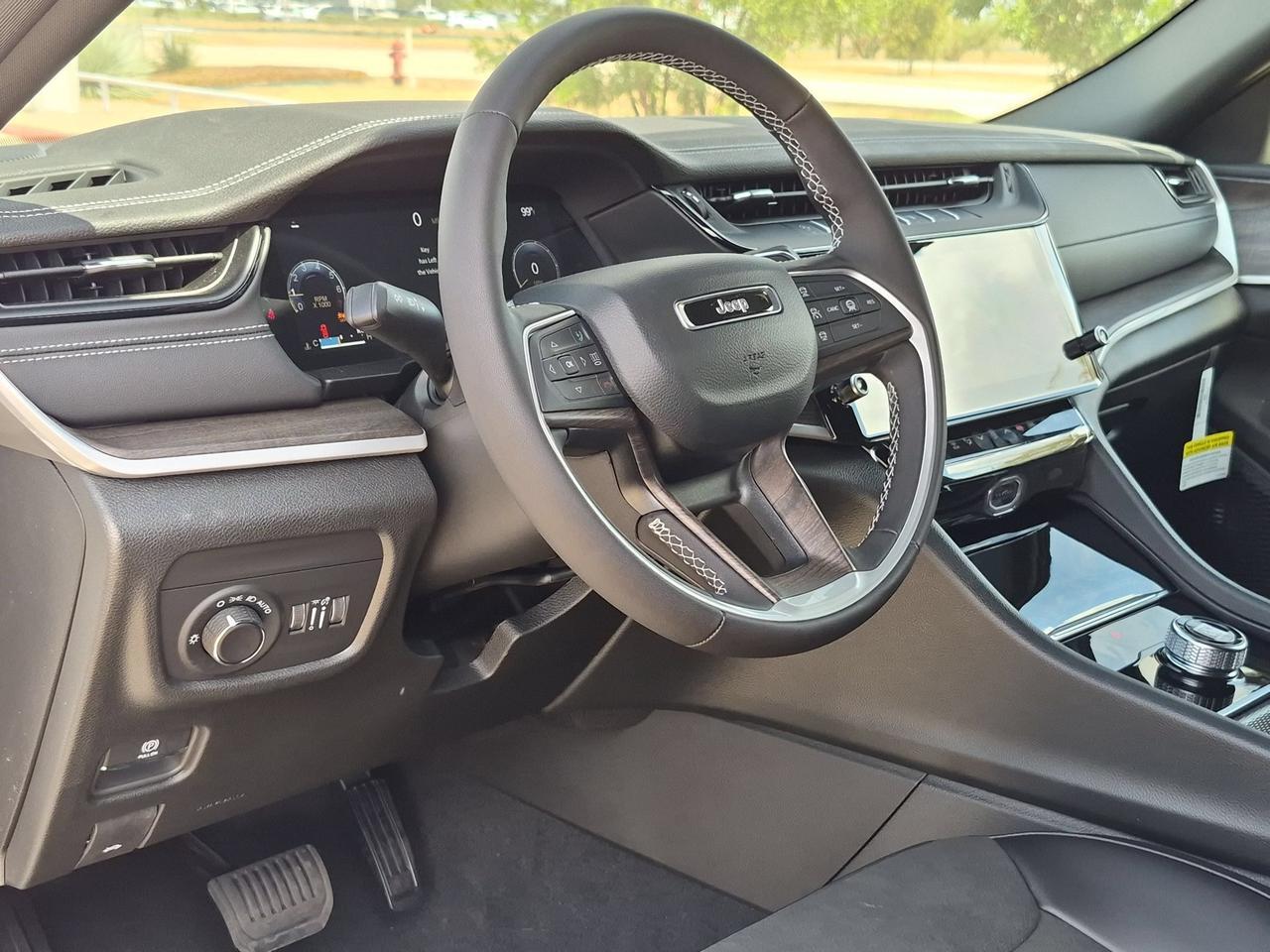 2027 Jeep Grand Cherokee L Laredo Altitude Castroville TX