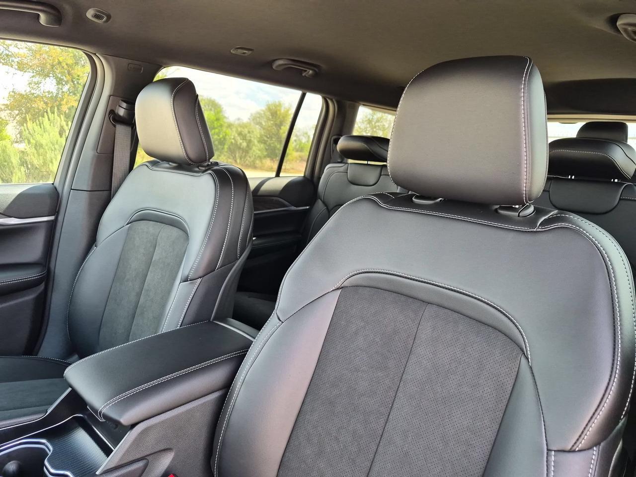2027 Jeep Grand Cherokee L Laredo Altitude Castroville TX