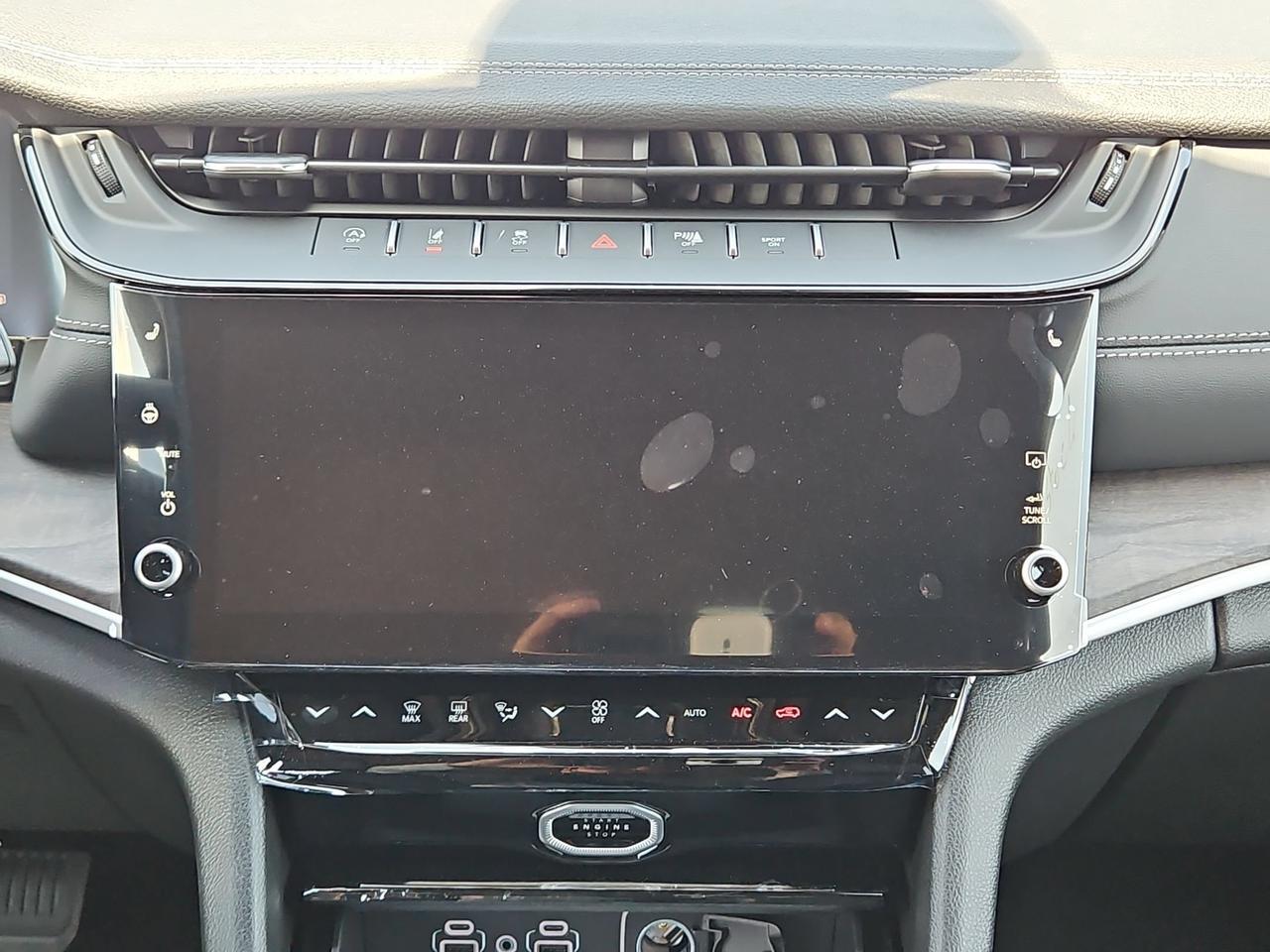 2027 Jeep Grand Cherokee L Laredo Altitude Castroville TX