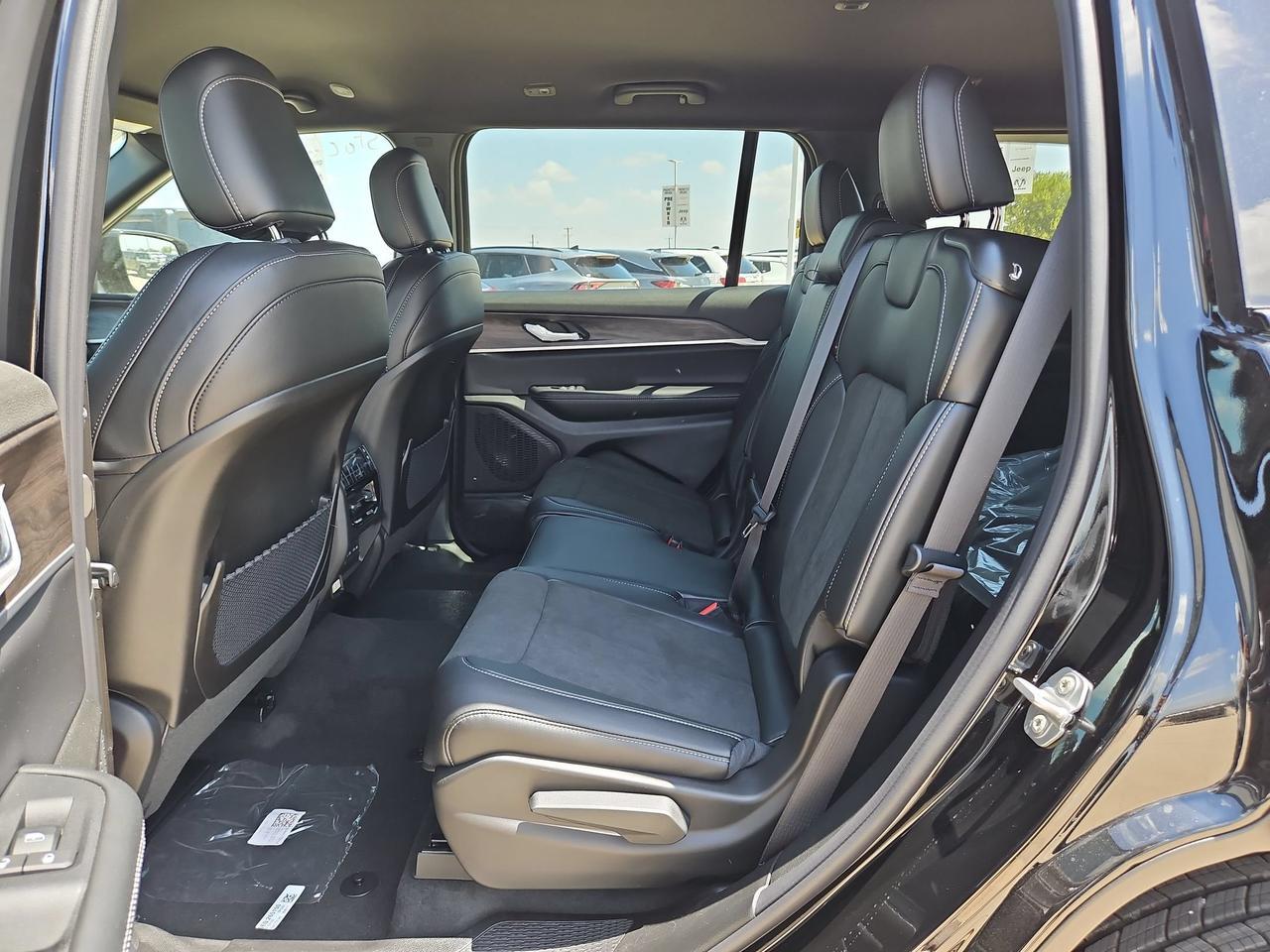 2027 Jeep Grand Cherokee L Laredo Altitude Castroville TX