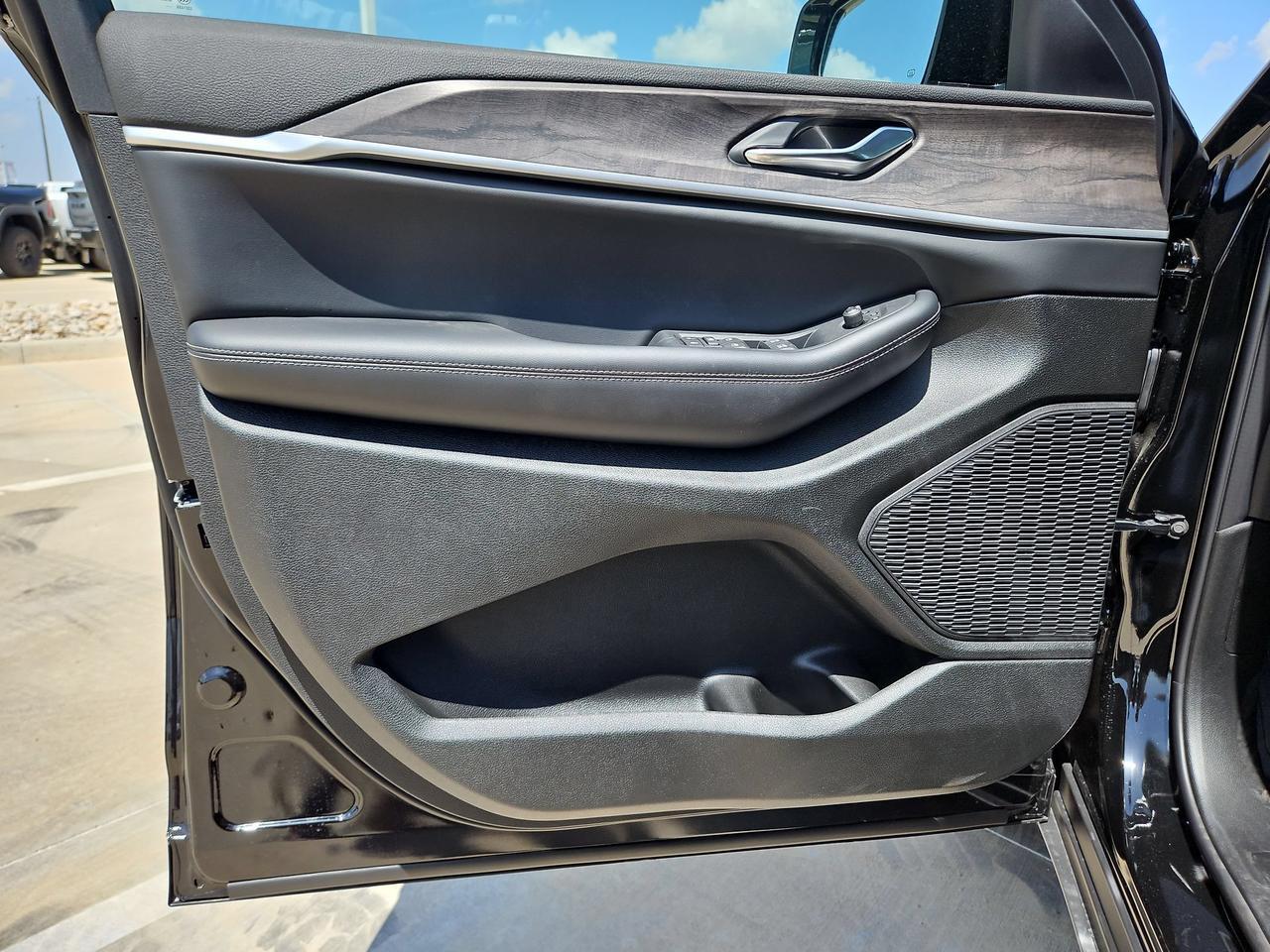 2027 Jeep Grand Cherokee L Laredo Altitude Castroville TX