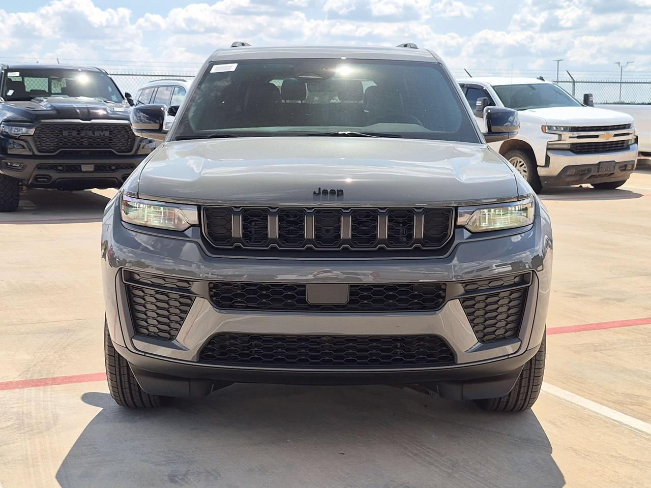 2027 Jeep Grand Cherokee L Laredo Altitude Castroville TX