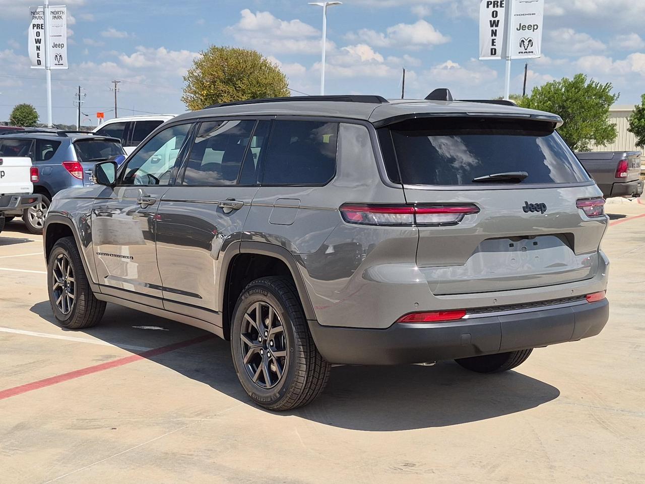 2027 Jeep Grand Cherokee L Laredo Altitude Castroville TX