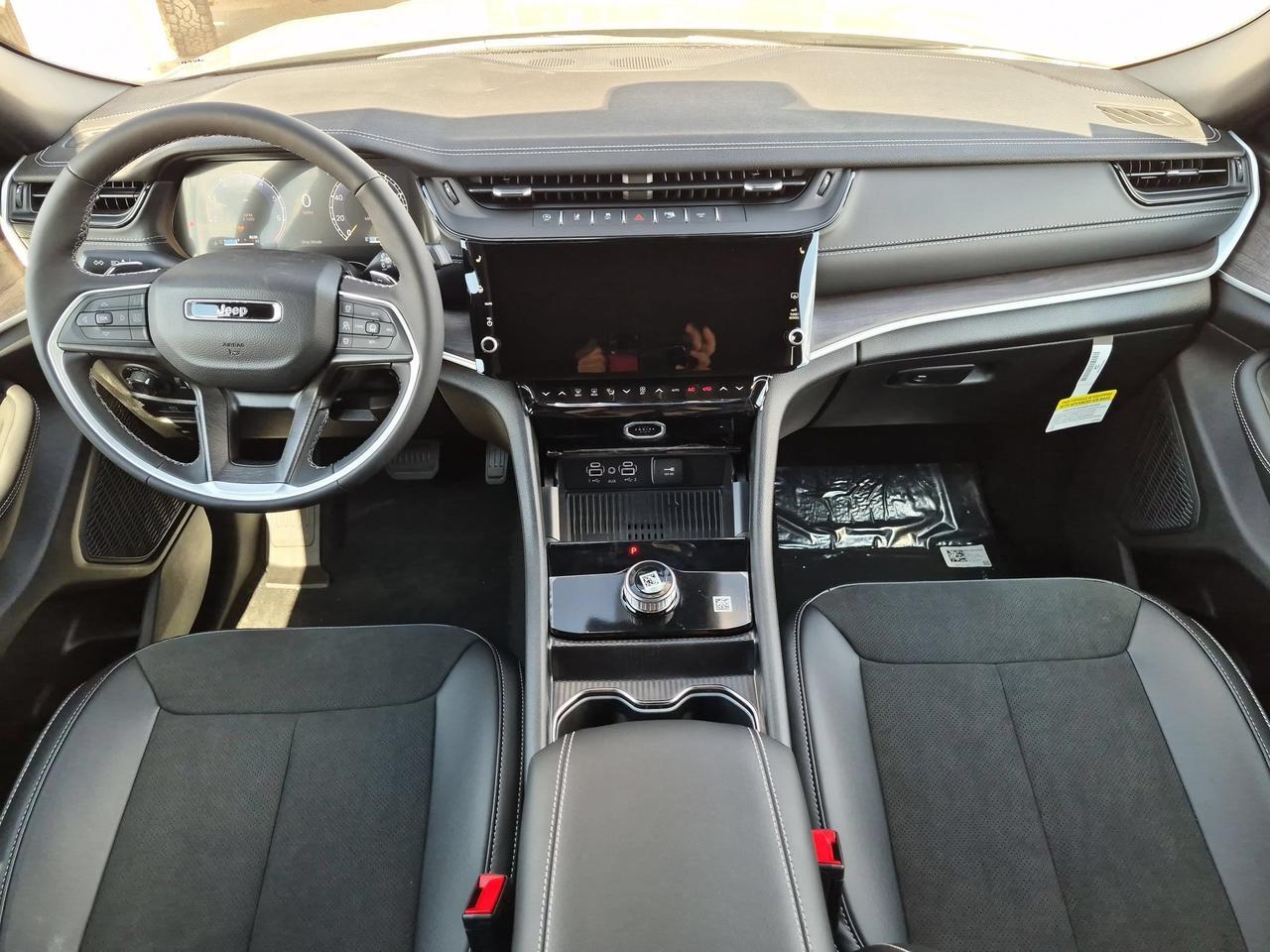 2027 Jeep Grand Cherokee L Laredo Altitude Castroville TX