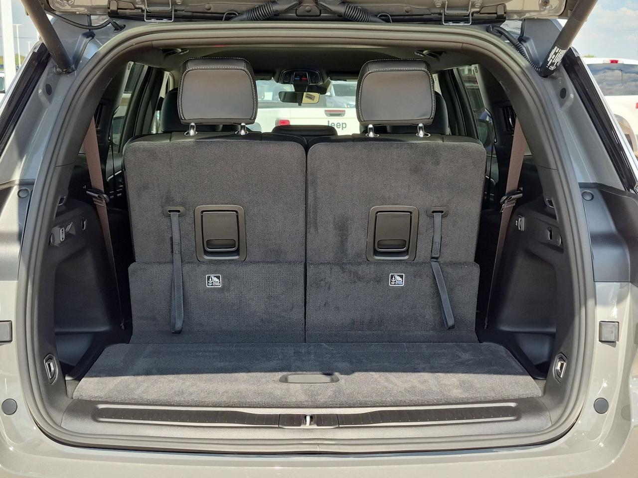 2027 Jeep Grand Cherokee L Laredo Altitude Castroville TX