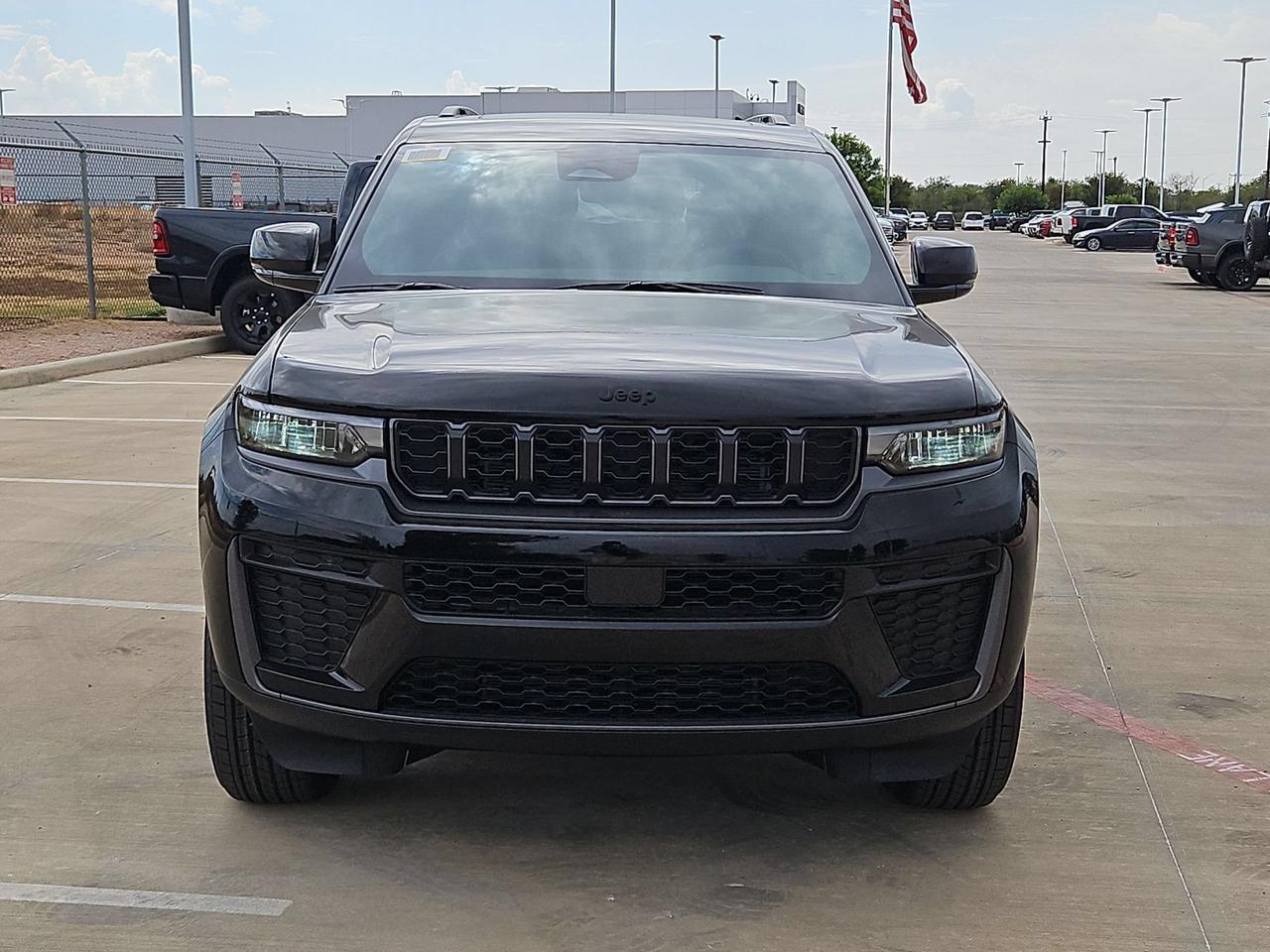 2027 Jeep Grand Cherokee L Laredo Altitude Castroville TX