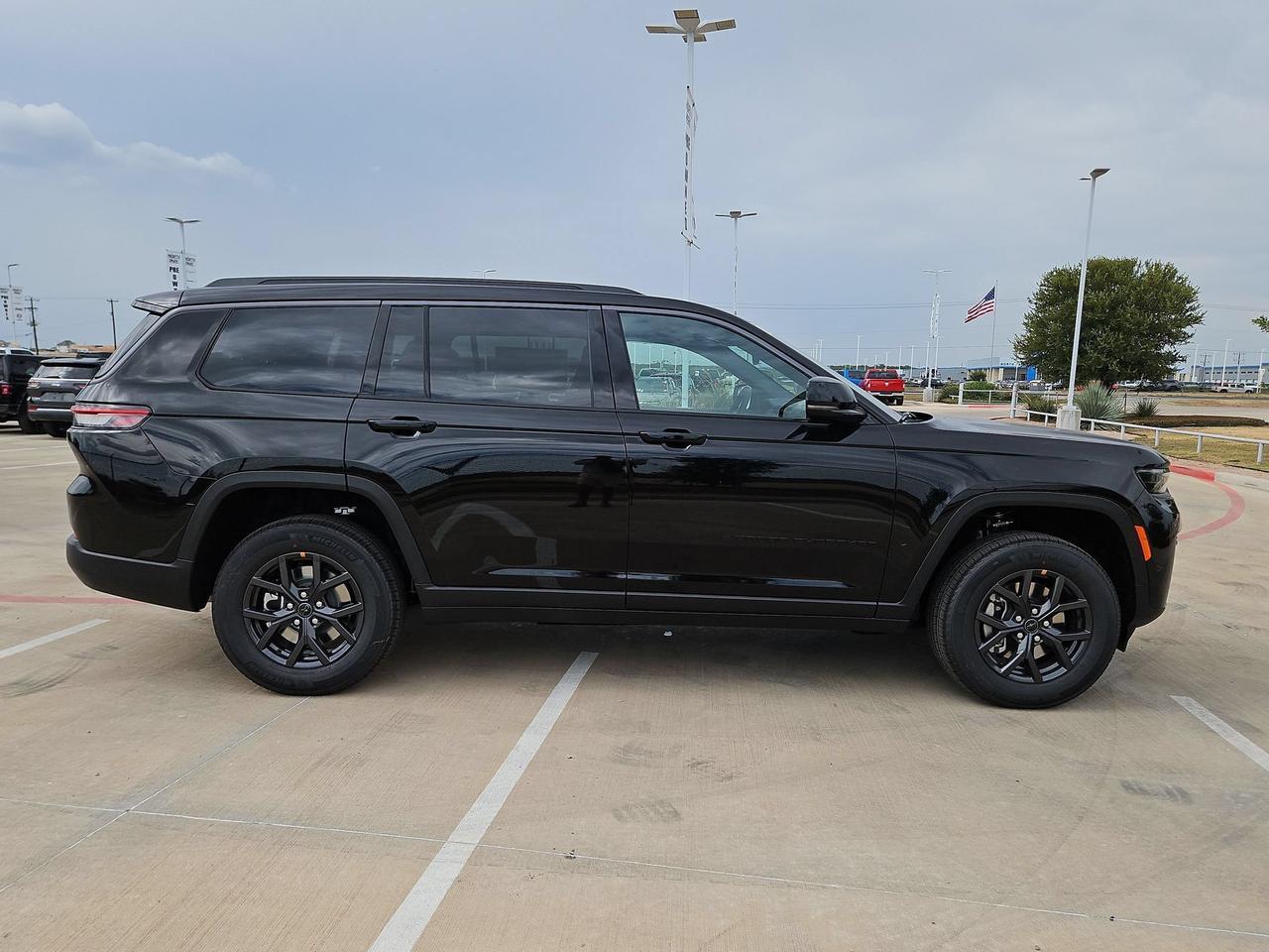 2027 Jeep Grand Cherokee L Laredo Altitude Castroville TX