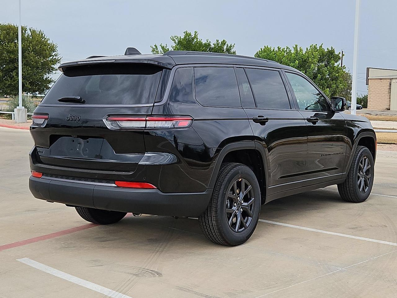 2027 Jeep Grand Cherokee L Laredo Altitude Castroville TX