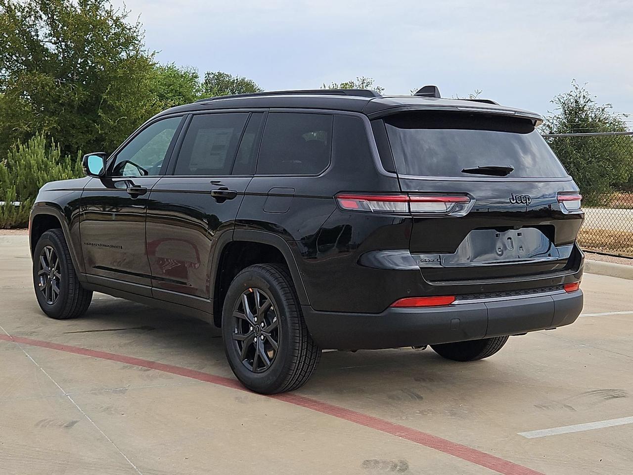 2027 Jeep Grand Cherokee L Laredo Altitude Castroville TX