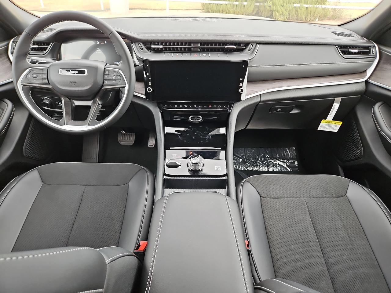 2027 Jeep Grand Cherokee L Laredo Altitude Castroville TX