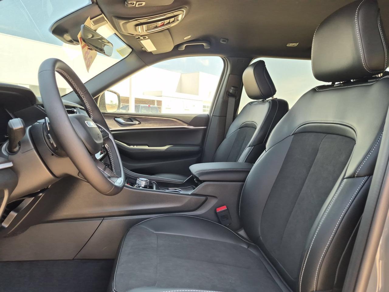 2027 Jeep Grand Cherokee L Laredo Altitude Castroville TX