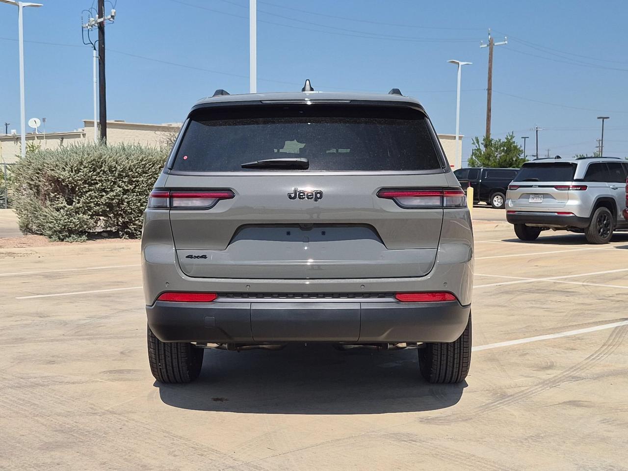 2027 Jeep Grand Cherokee L Laredo Altitude Castroville TX