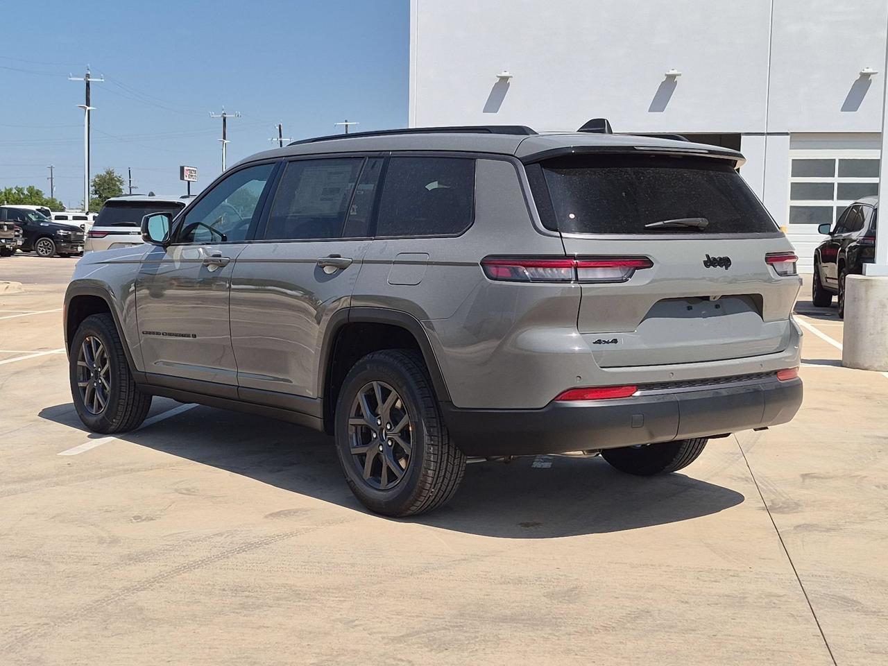 2027 Jeep Grand Cherokee L Laredo Altitude Castroville TX
