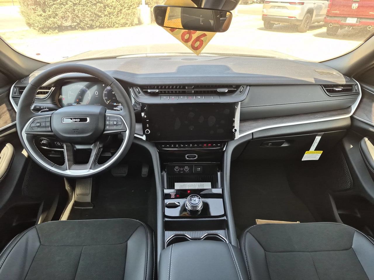2027 Jeep Grand Cherokee L Laredo Altitude Castroville TX