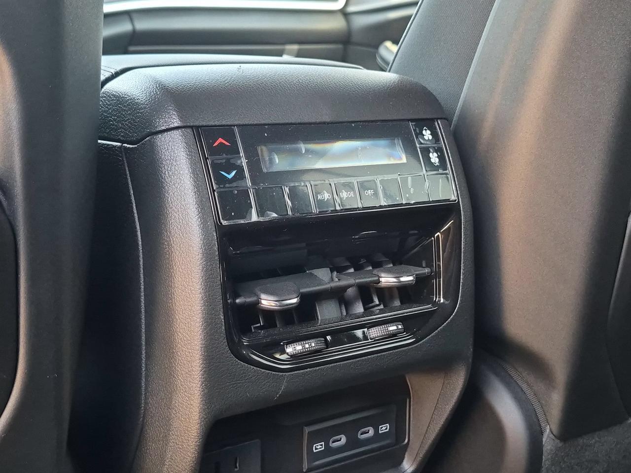 2027 Jeep Grand Cherokee L Laredo Altitude Castroville TX